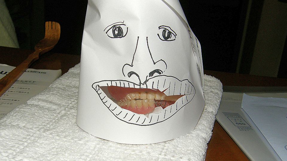 引っ張ると痛い