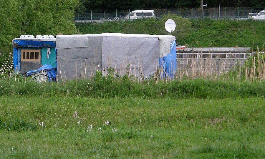 電源どこから？